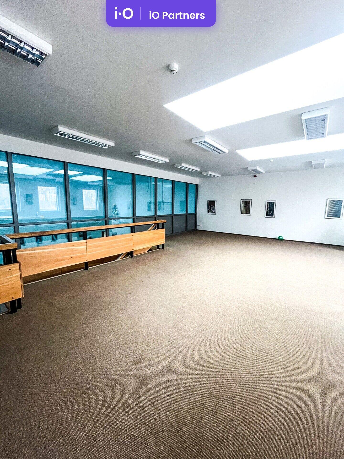 Pronájem - retail, 195,3 m²