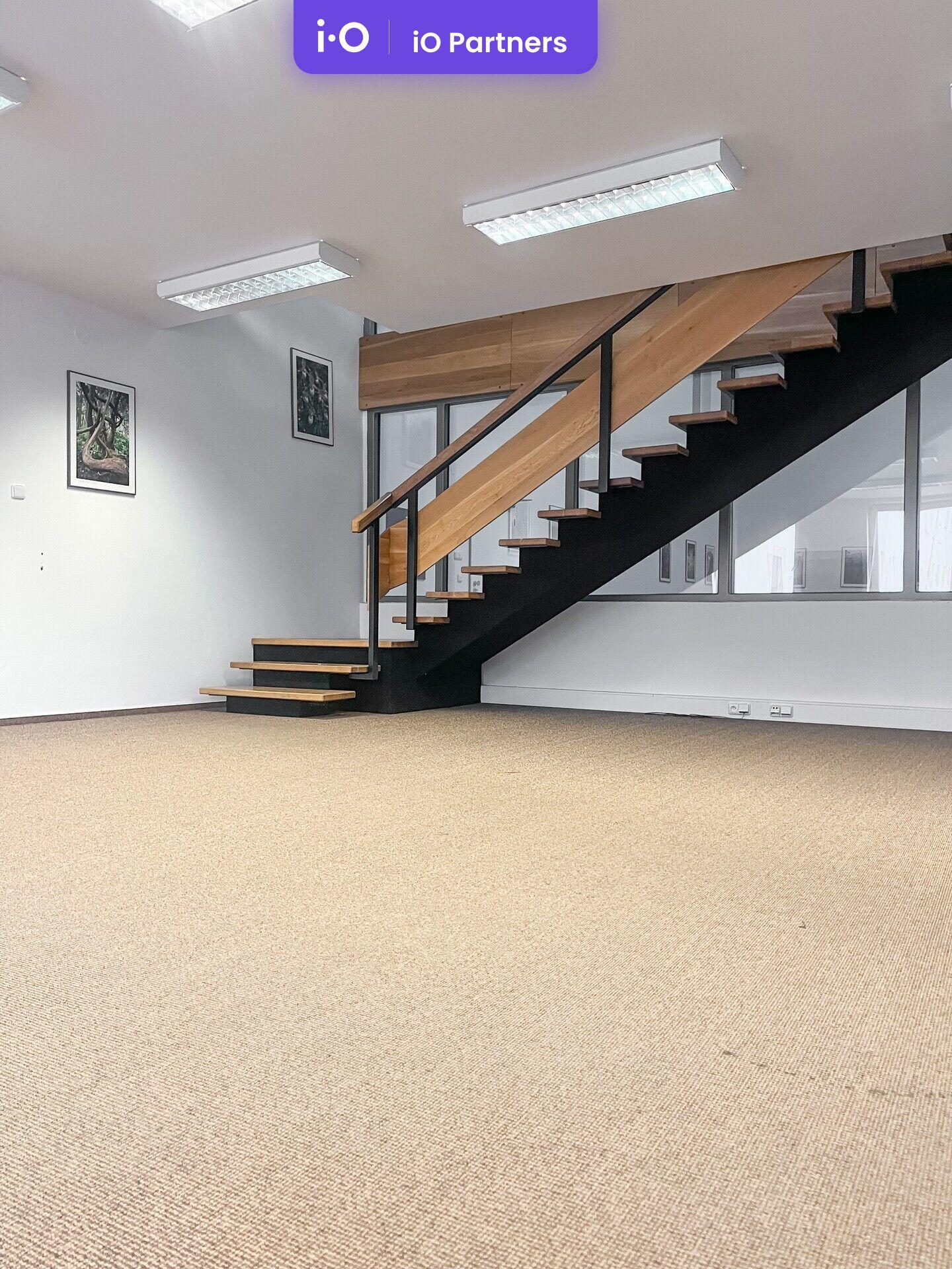 Pronájem - retail, 195,3 m²