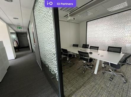 Pronájem kanceláře, 466 m²