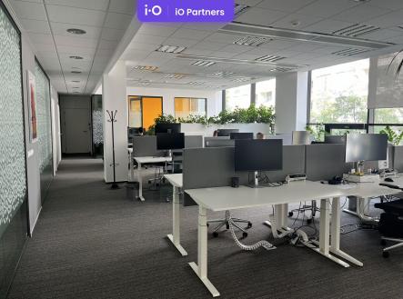 Pronájem kanceláře, 466 m²