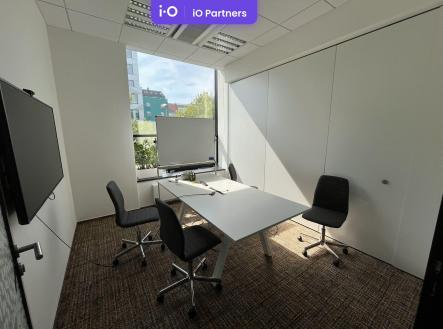 Pronájem kanceláře, 466 m²