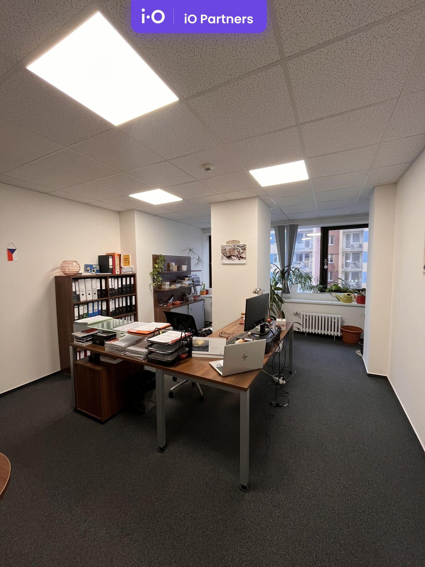 Podnájem kancelářských prostor v Holešovicích - 1326 m²