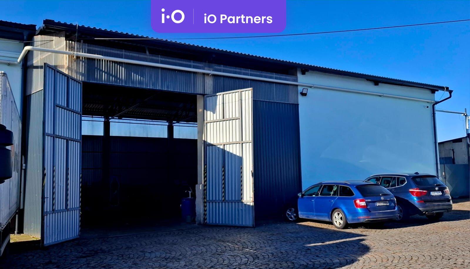 Pronájem skladovacích prostor, 300 m²