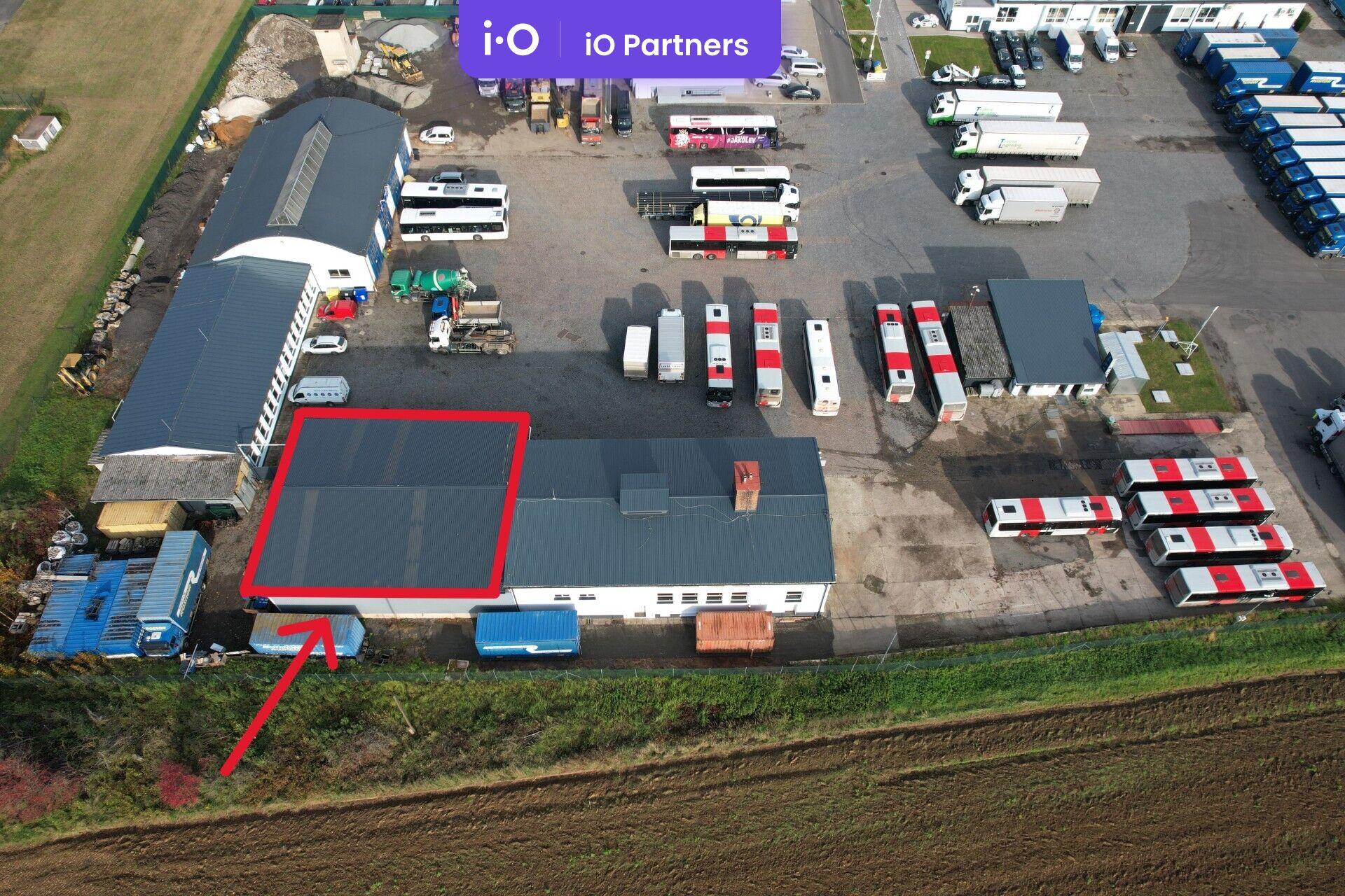 Pronájem skladovacích prostor, 300 m²