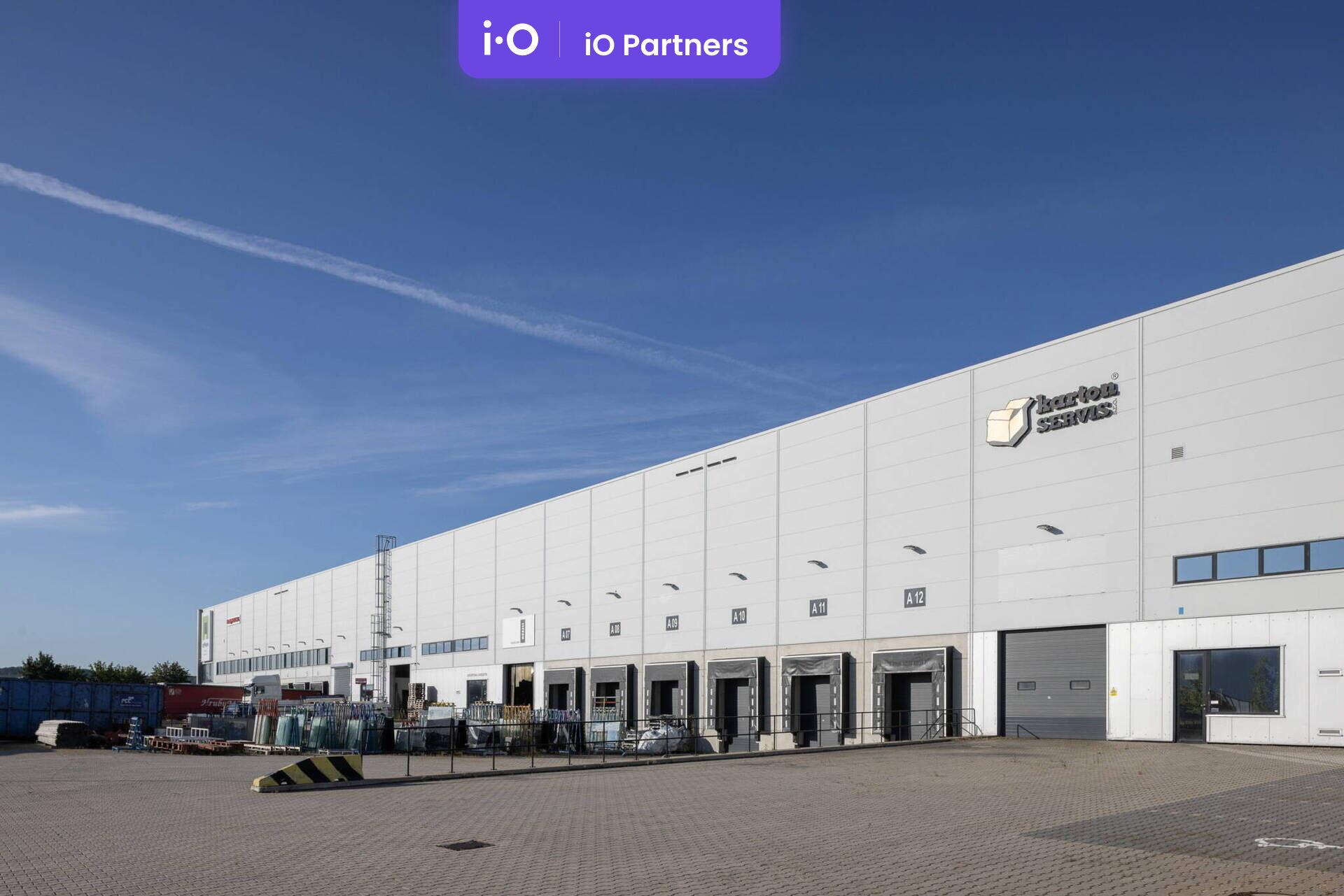 Pronájem - výrobně/ skladovací prostor, 1000 - 2085 m²