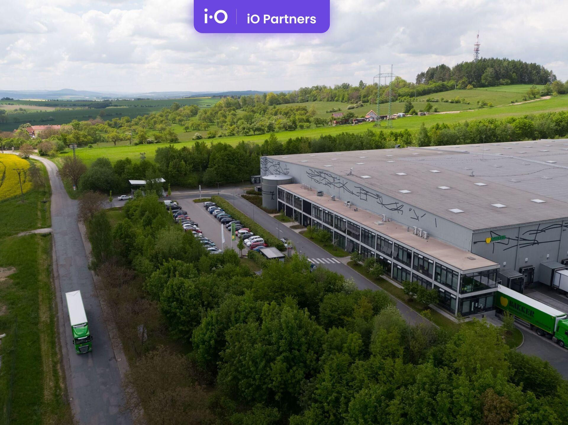 Pronájem - výrobně/ skladovací prostor, 3000 m² - 7079m²