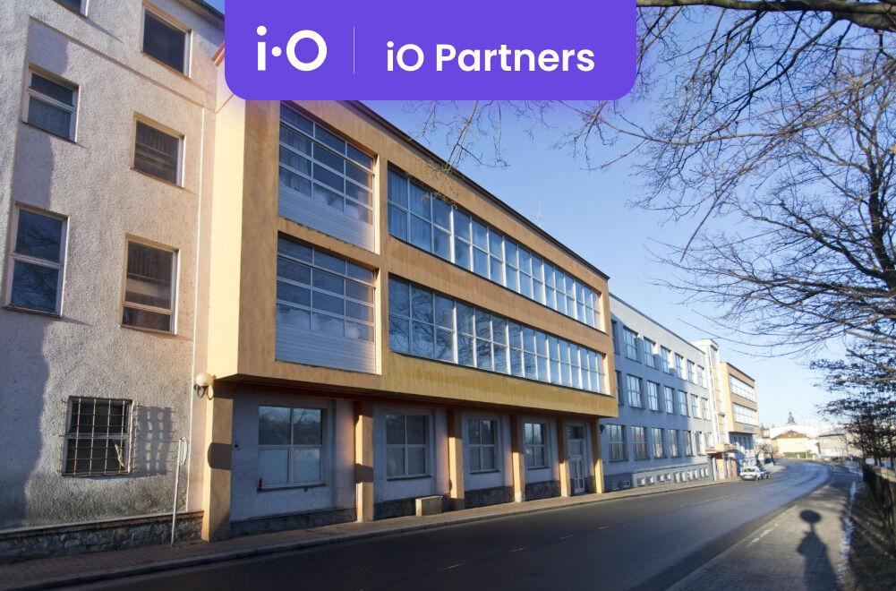 Prodej průmyslového areálu - 10 911 m²