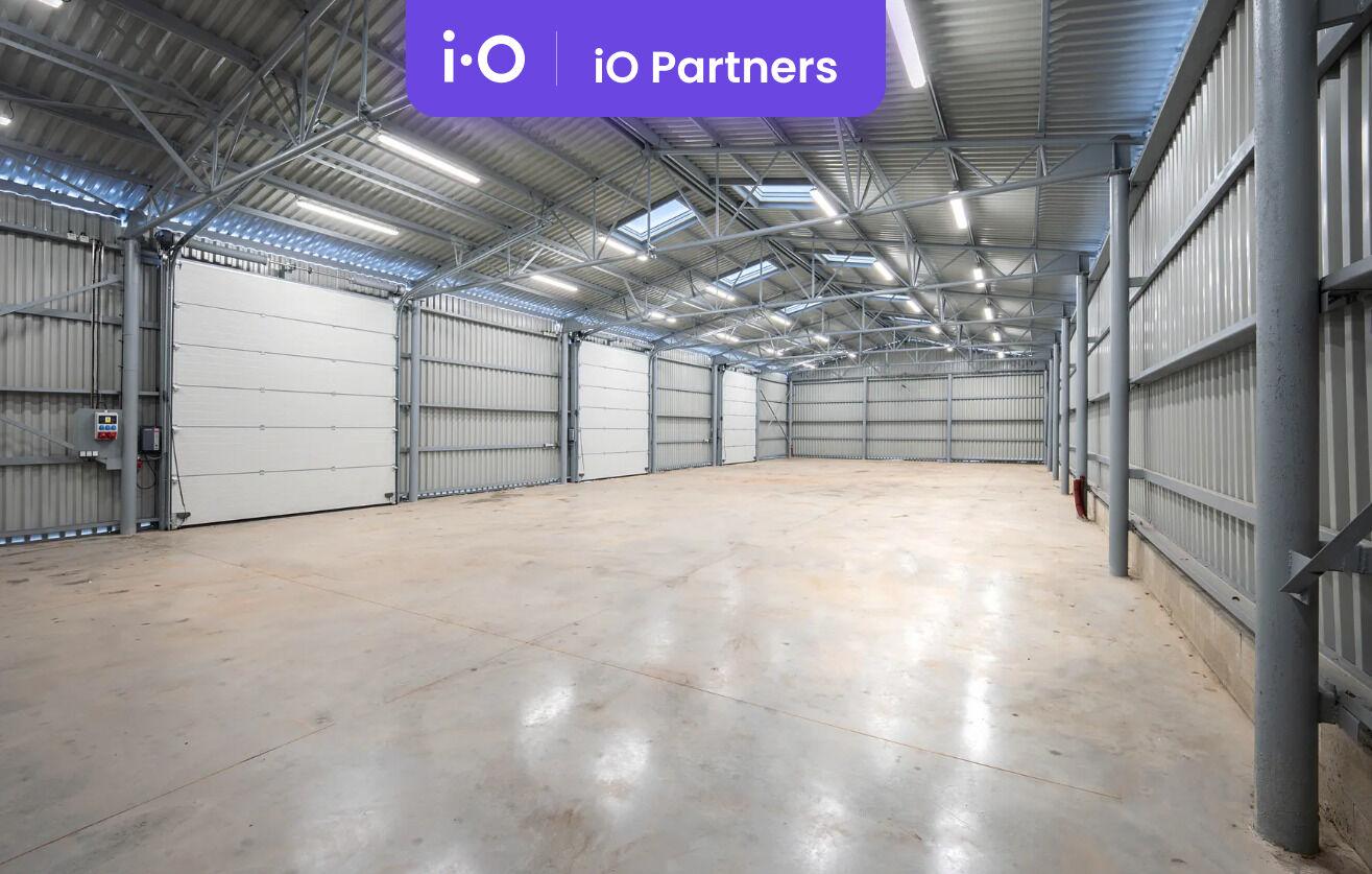 Pronájem - výrobně/ skladovací prostor, 185 m² - 1933 m²