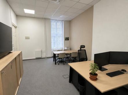 Pronájem kanceláře, 387 m²
