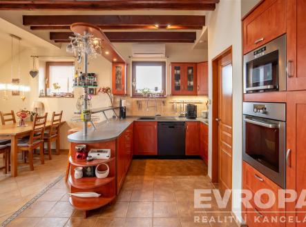 Prodej nájemního domu, 958 m²