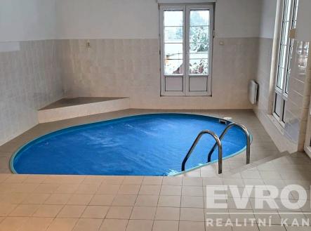 Pronájem domu/vily, 365 m²