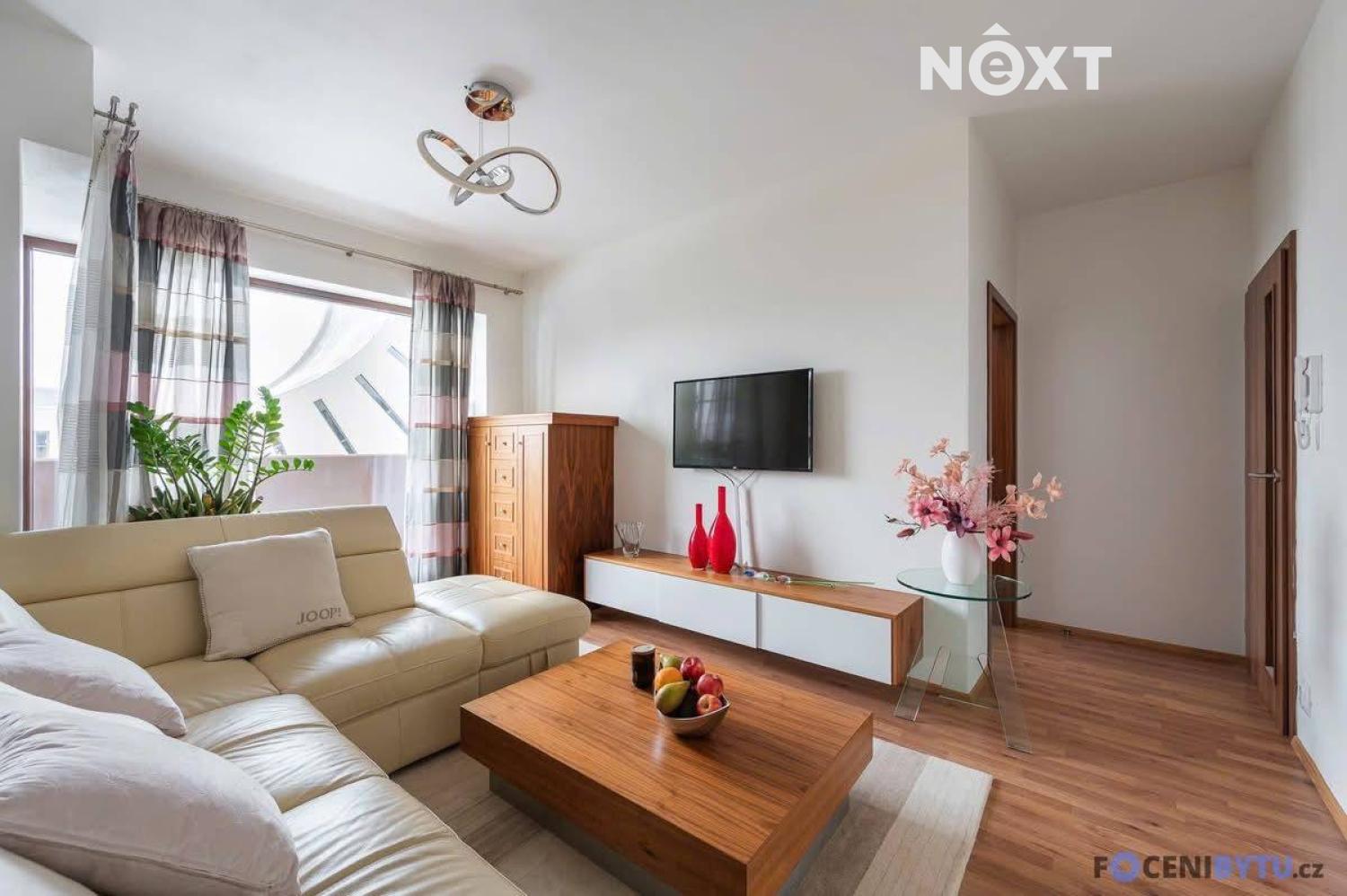 Pronájem byt 2+kk, 64㎡