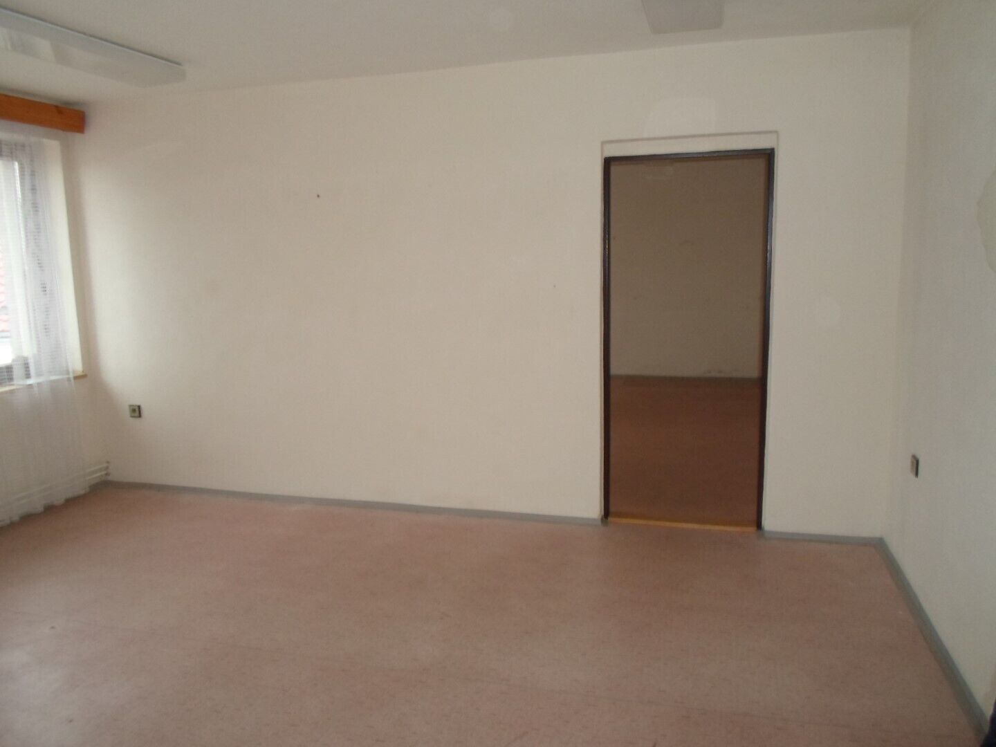 Pronájem nebytových prostor - kanceláří 66 m² Zdounky