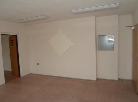 Pronájem kanceláře, 2 850 m²