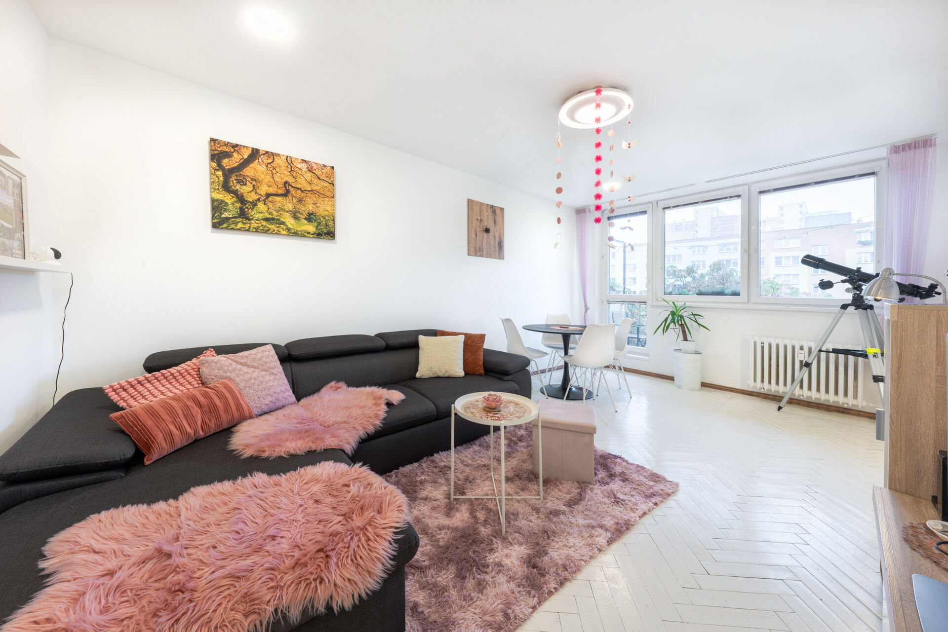 Prodej bytu 2+1 PO KOMPLETNÍ REKONSTRUKCI, 55 m2 + balkón, blízko centra města