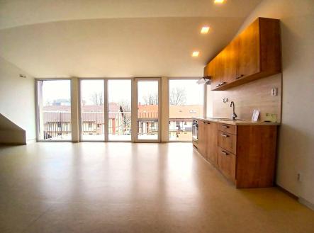 Pronájem bytu, 2+kk, 85 m²