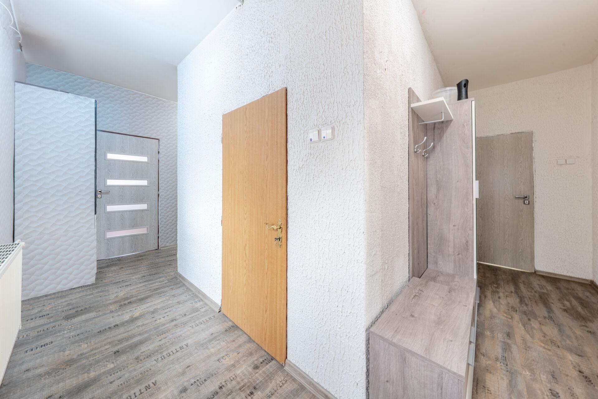 RD po rekonstrukci s bazénem, dílnou a rozsáhlým pozemkem v Jistebníku u Ostravy