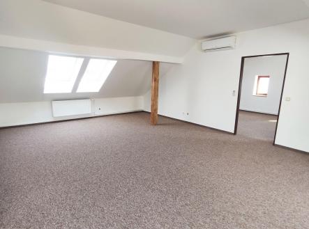 Pronájem kanceláře, 160 m²