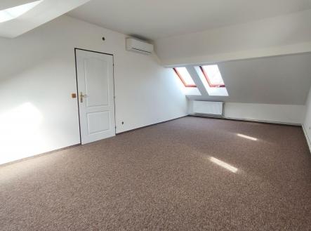 Pronájem kanceláře, 160 m²
