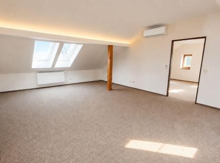 Pronájem kanceláře, 160 m²