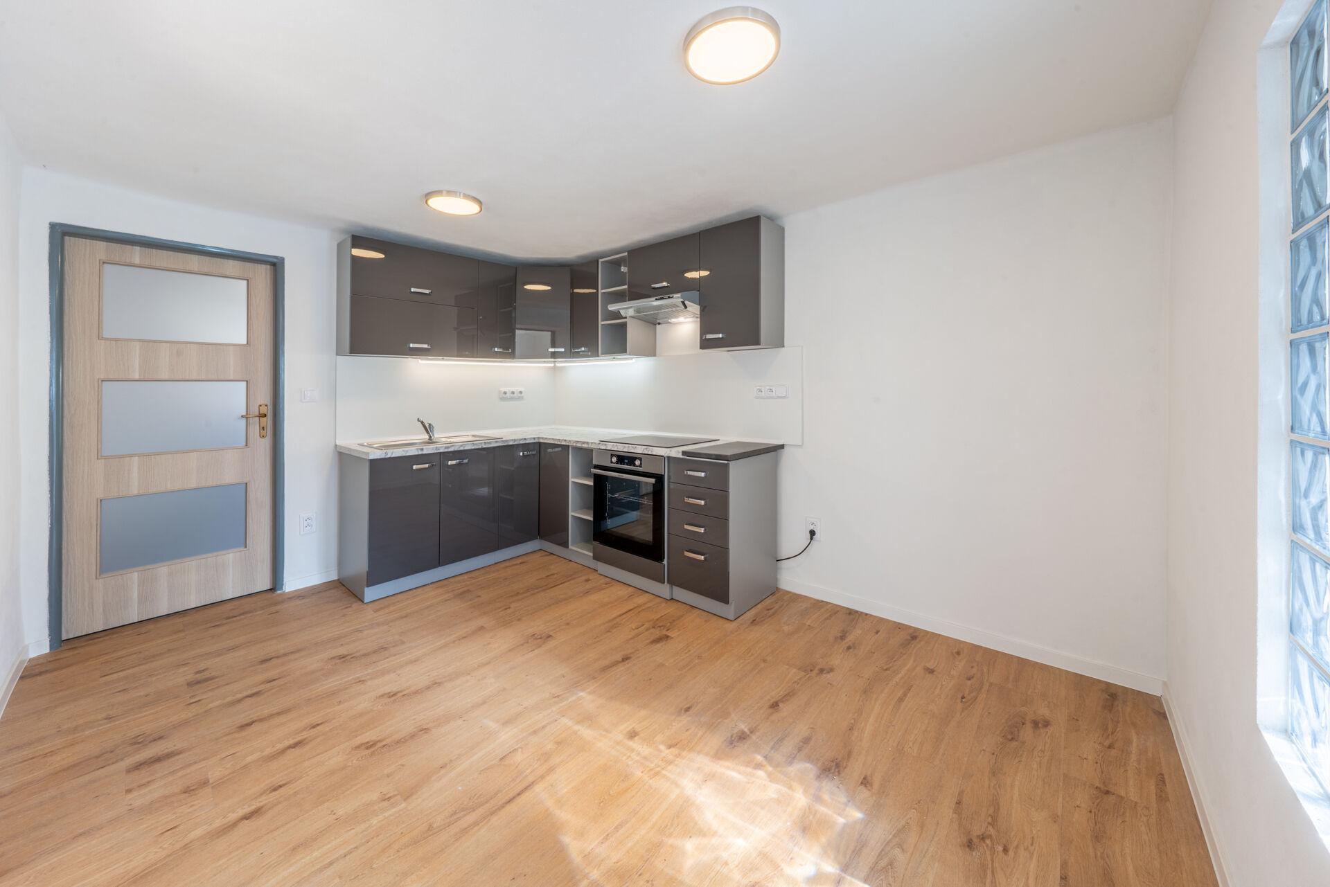 Dvougenerační dům 6+2 s garáží, půdou k vestavbě a zahradou v Ludgeřovicích