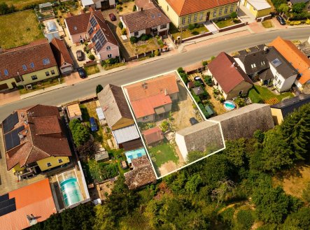 Prodej rodinného domu 3+1 užit. plochy 87 m2, se stodolou a pergolou  na pozemku 514 m², Nevřeň Plze