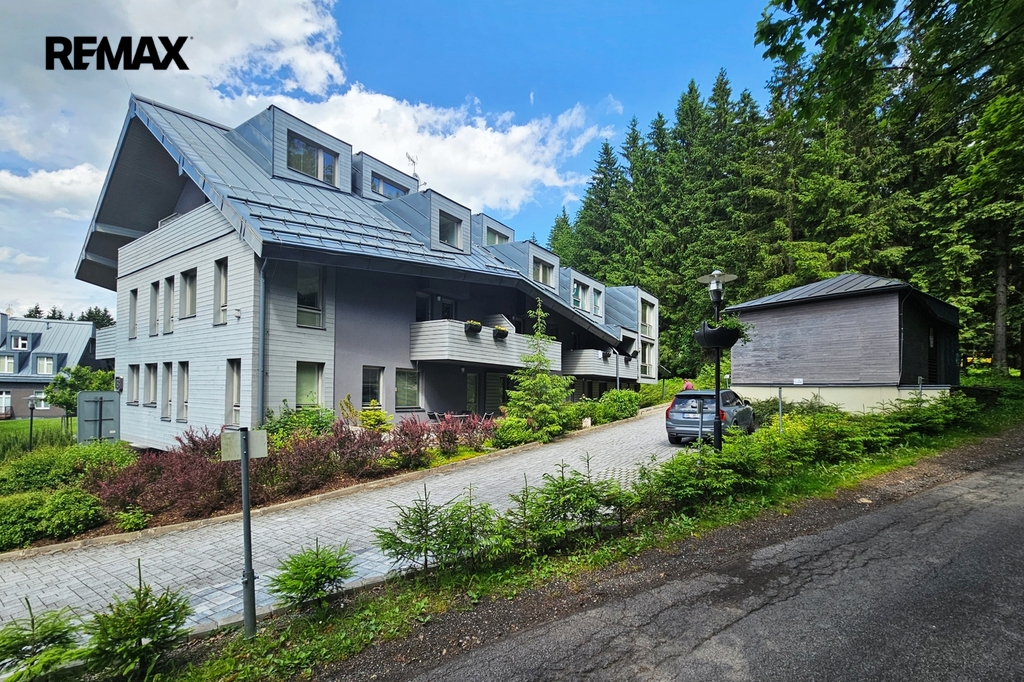 Resident Harrachov boční pohled