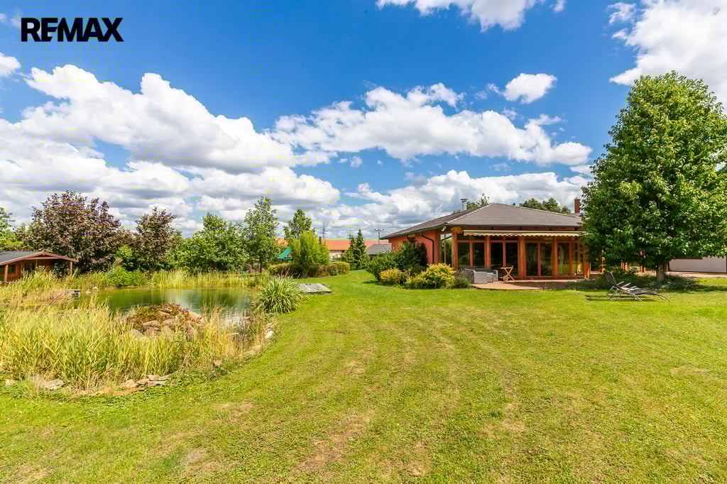 zahrada, rybníček, venkovní sauna