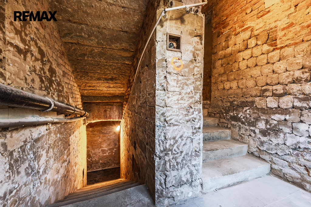 NEBYTOVÝ PROSTOR SEIFERTOVA