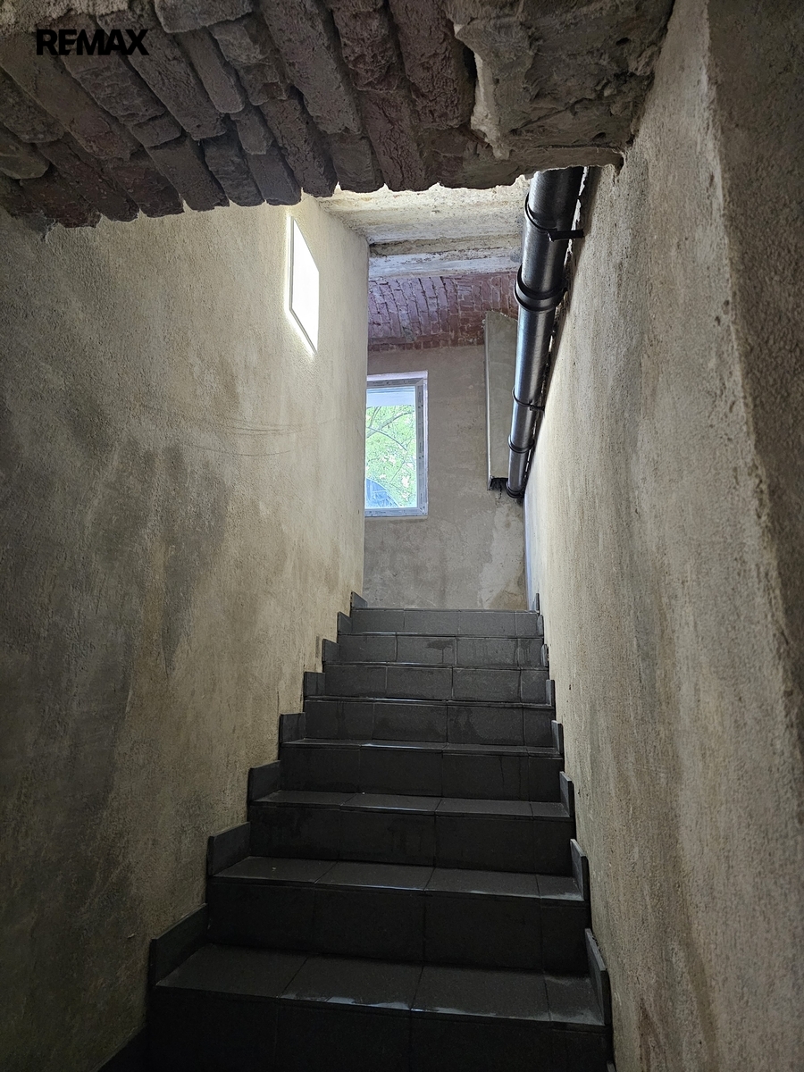 NEBYTOVÝ PROSTOR SEIFERTOVA