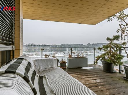 Pronájem bytu, 3+kk, 3 490 m²