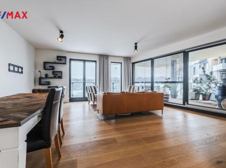 Pronájem bytu, 3+kk, 3 490 m²