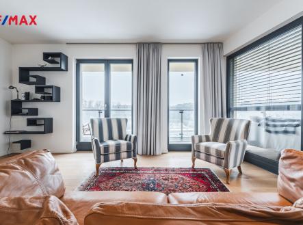 Pronájem bytu, 3+kk, 3 490 m²