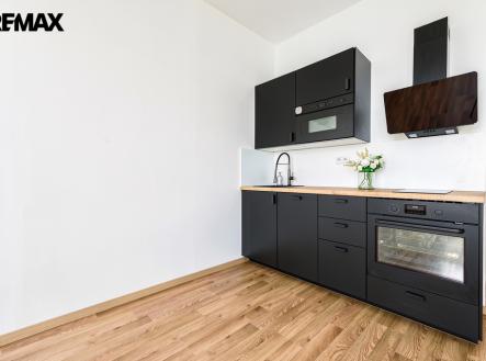 Pronájem bytu, 1+kk, 39 m²