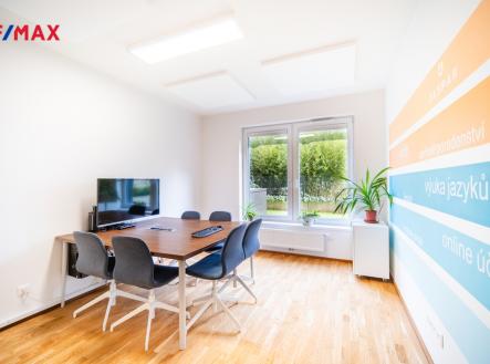 Pronájem kanceláře, 91 m²