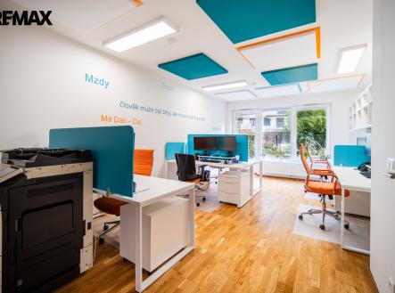 Pronájem kanceláře, 91 m²