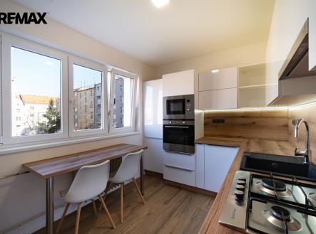 Pronájem bytu, 2+1, 67 m²