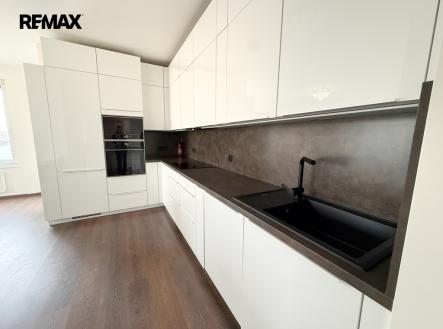 Pronájem bytu, 3+kk, 88 m²