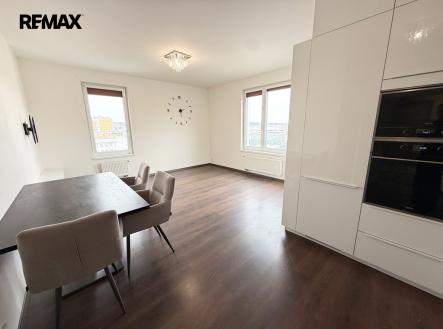 Pronájem bytu, 3+kk, 88 m²