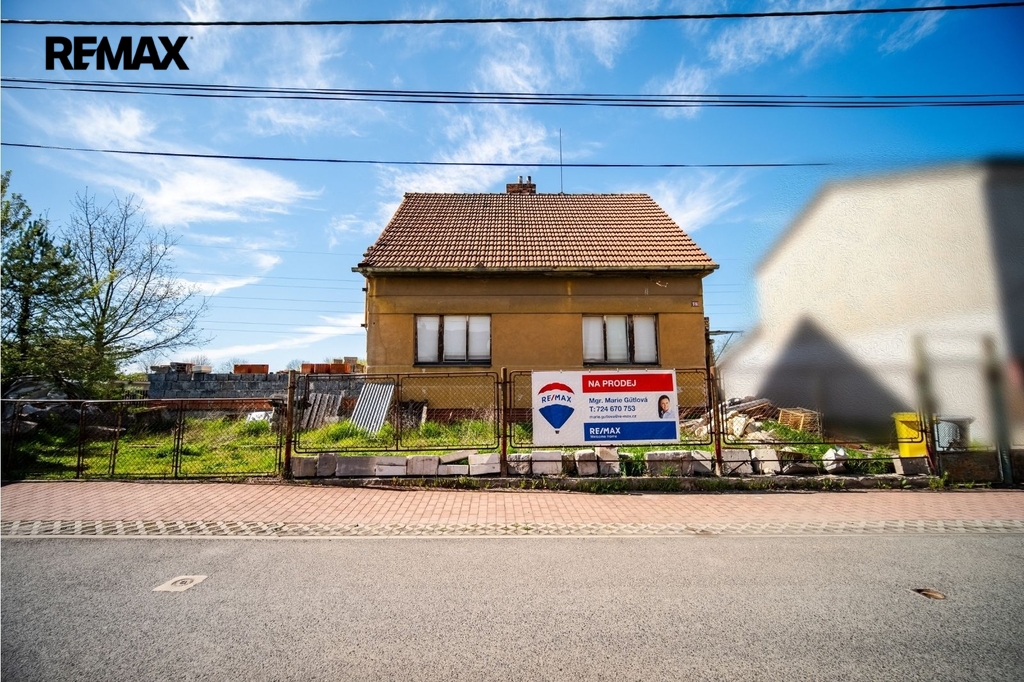 DŮM LIBIŠ - POHLED Z ULICE ZA KRALUPKOU