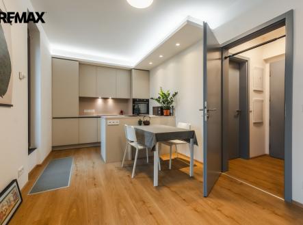 Pronájem bytu, 1+kk, 31 m²