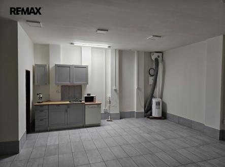 Pronájem obchodní prostory, 50 m²