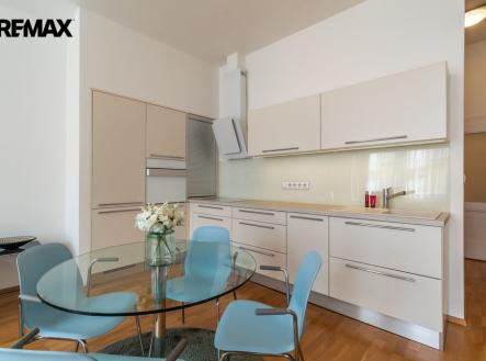 Pronájem bytu, 2+kk, 63 m²