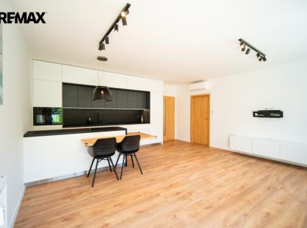 Pronájem bytu, 2+kk, 62 m²