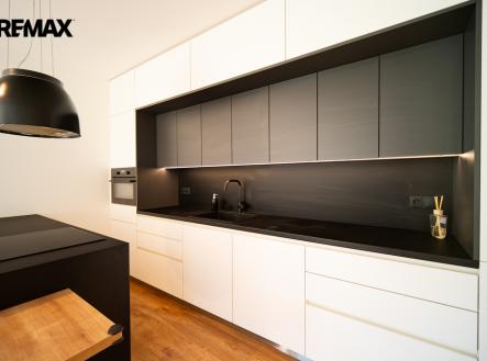 Pronájem bytu, 2+kk, 62 m²
