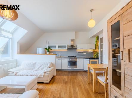 Pronájem bytu, 2+kk, 52 m²