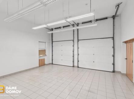 Pronájem obchodní prostor, 142 m²