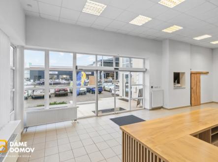 Pronájem obchodní prostor, 142 m²