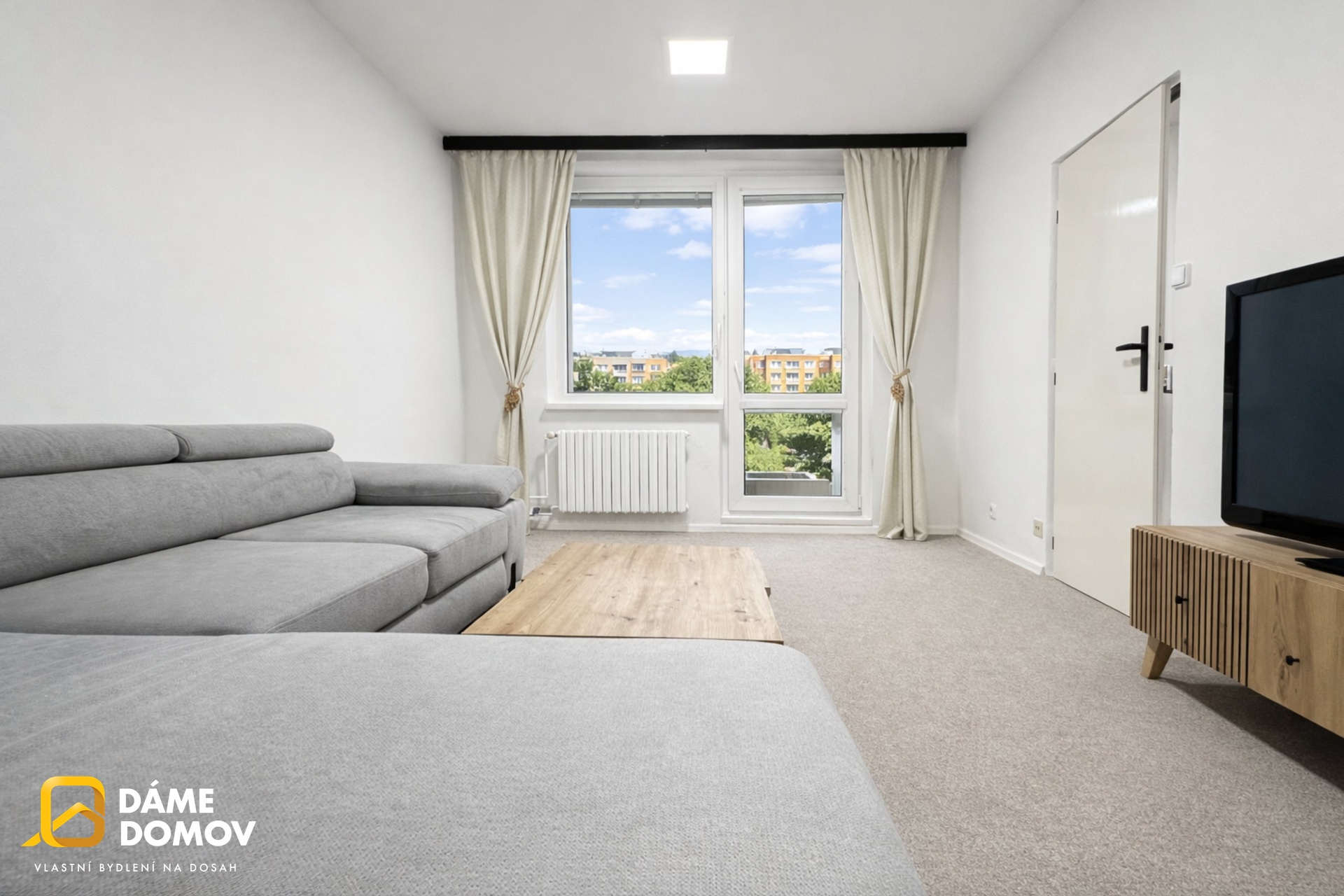 Pronájem 3+1 L.Váchy - obývák