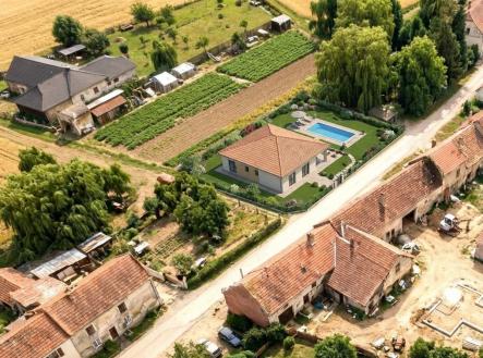 Prodej pozemku pro bydlení, 828 m² obrázek